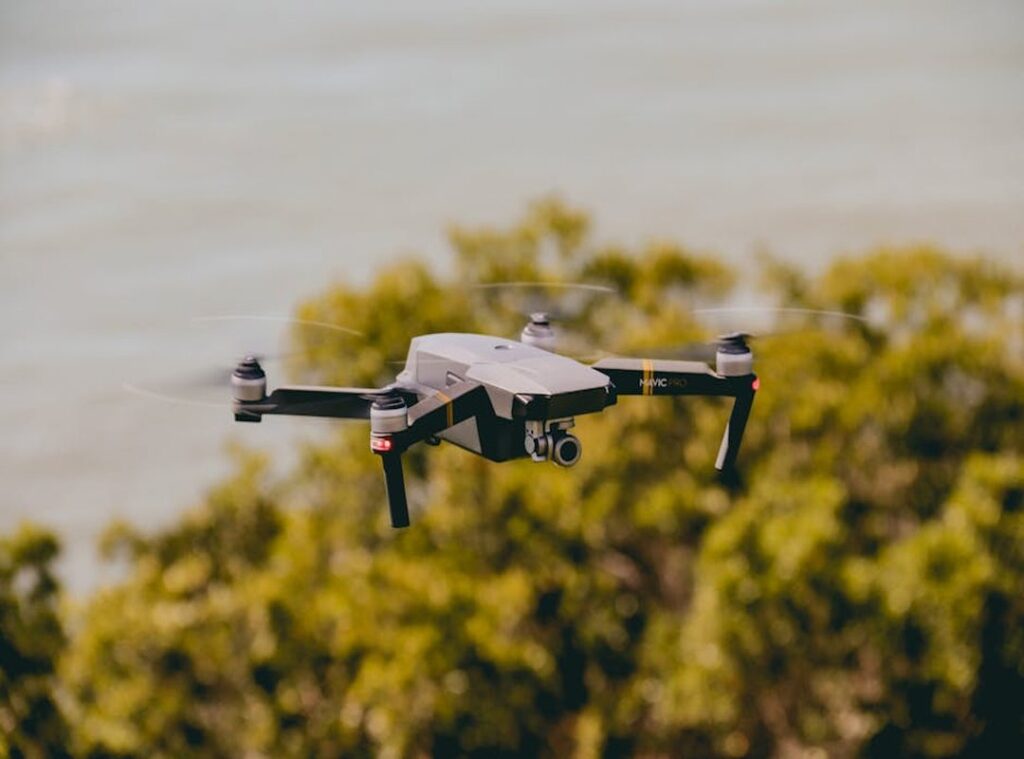 drone uses advantages